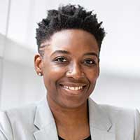 马女士 (平博体育用户)